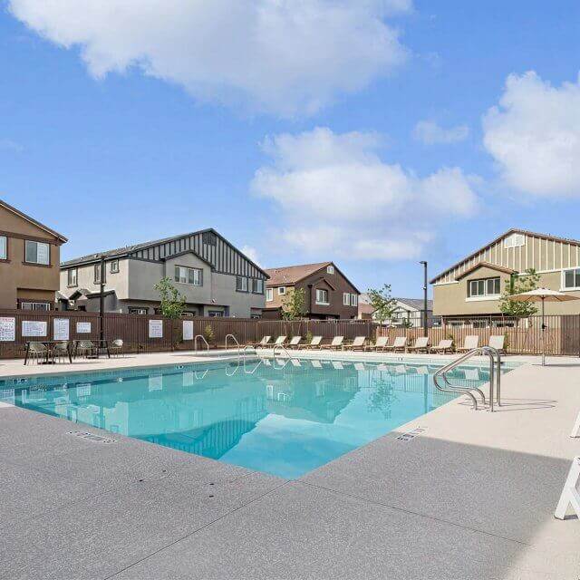pool elkhorn pointe 1